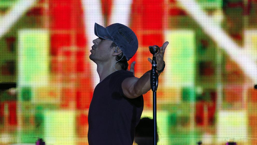 Facebook:@EnriqueIglesias