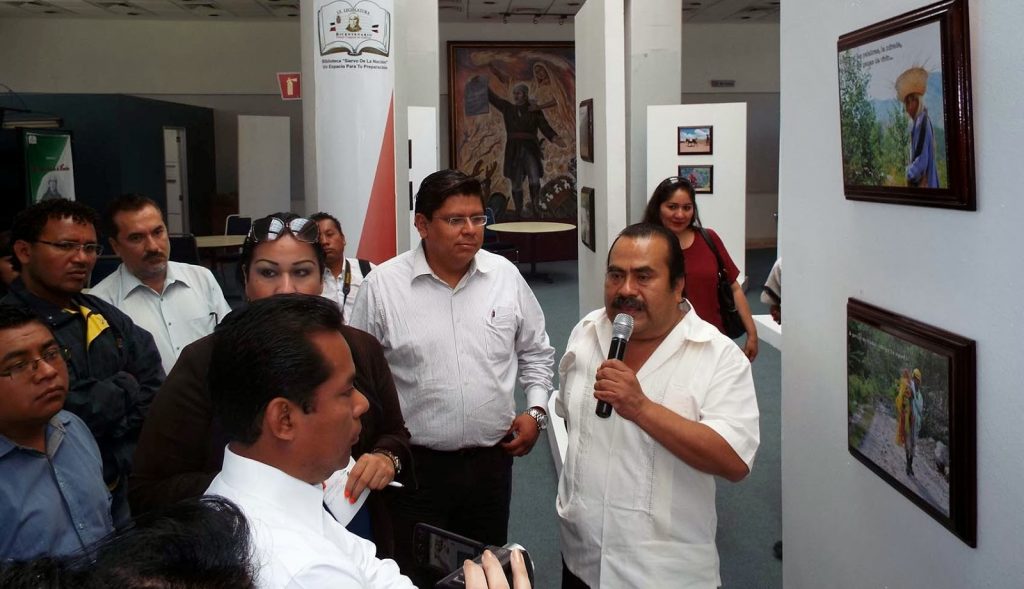 Fotoperiodista expone en el Congreso