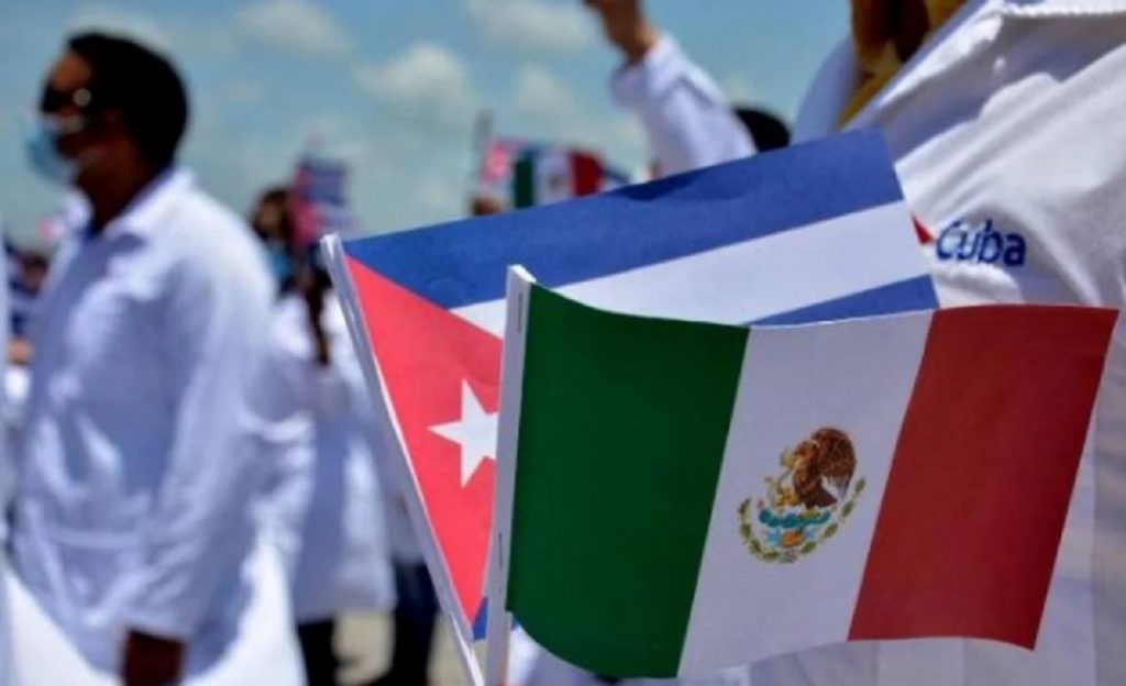 Justifica AMLO contratación de médicos cubanos