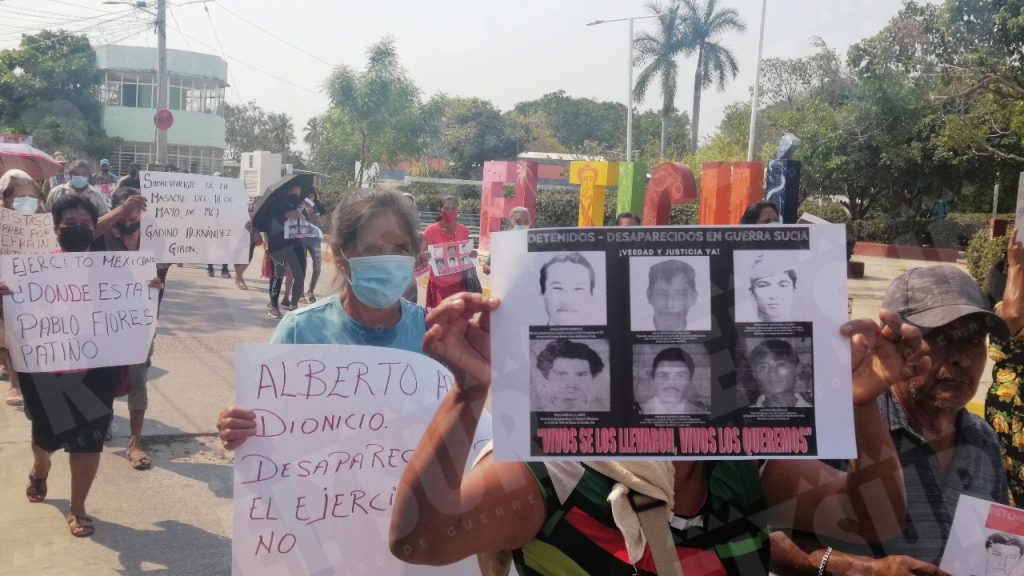 Manifestación en Atoyac por desaparecidos de la Guerra Sucia
