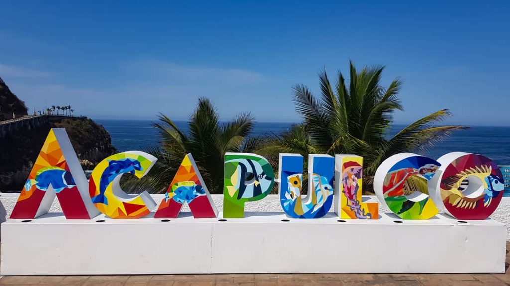 Da inicio el Bazar de Todo Color en Acapulco