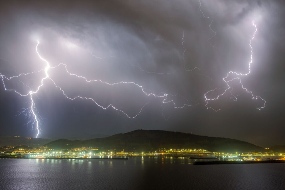 Tormenta tropical “Seis-E” afecta a Michoacan, Guerrero y Oaxaca