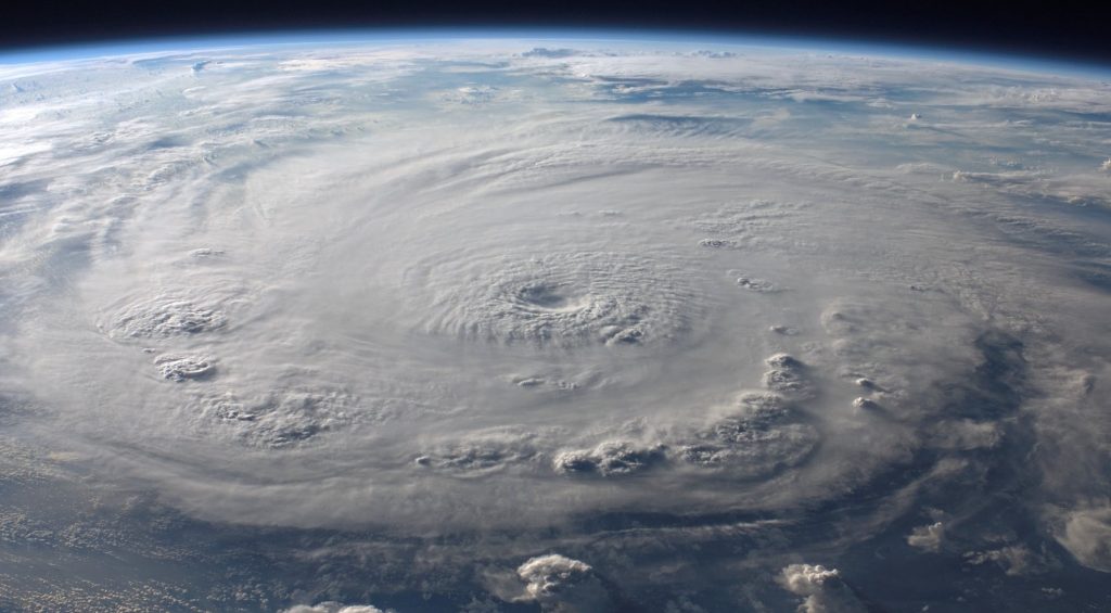 Bonnie trae olas de hatsa 5 metrosen costas de Guerrero