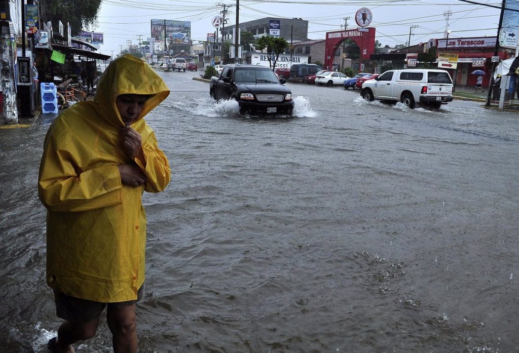 Tormenta de este miércoles deja afectaciones en Zihuatanejo