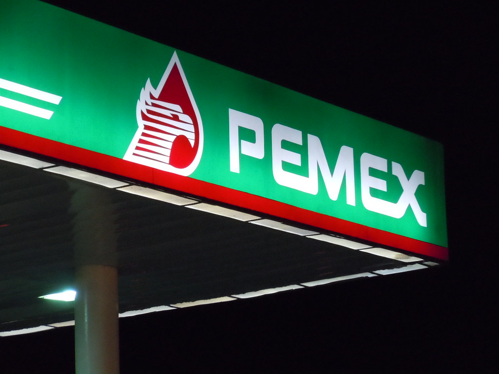 Continúa la construcción de la gasolinera de Pemex en Copala