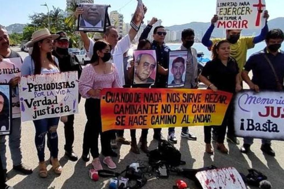 Por el asesinato de Fredid Román protestan reporteros en Acapulco