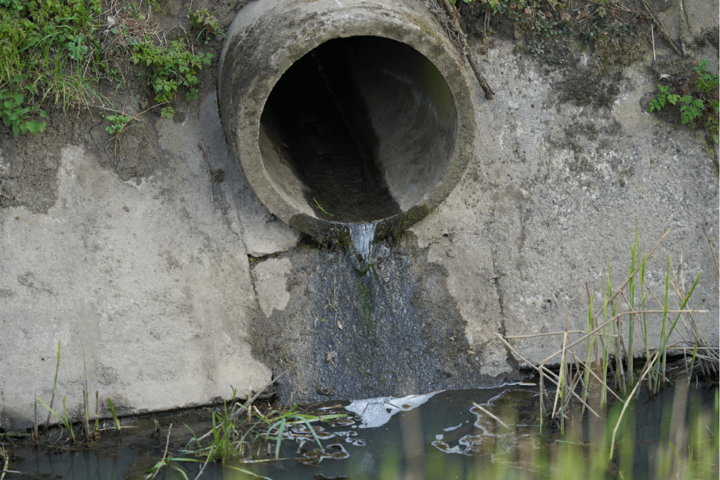 Bloquean para exigen obra de drenaje a alcaldesa de Chilpancingo