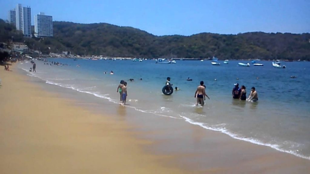 En las playas de Acapulco se recolectan más de 4 mil toneladas de basura