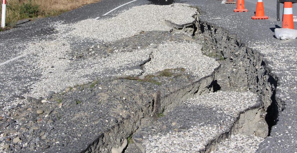 La carretera que comunica al pueblo Amuzgos en Guerrero con Oaxaca colapsa