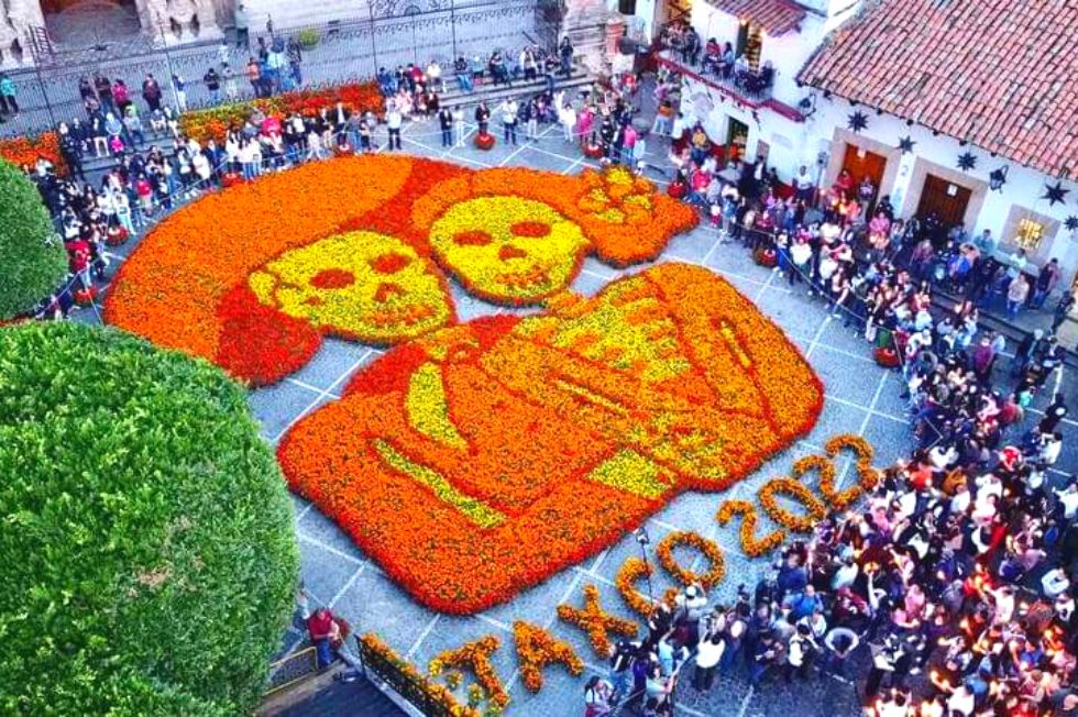 El tapete monumental de la Catrina en Taxco fue desmontado